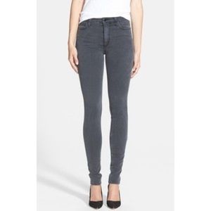 Joe’s High Rise Skinny in Grey